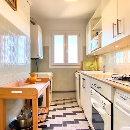 Apartment 2P 60M²,Centre-Ville,Calme ,Vue Mer ,Parking ,Wifi Antibes
