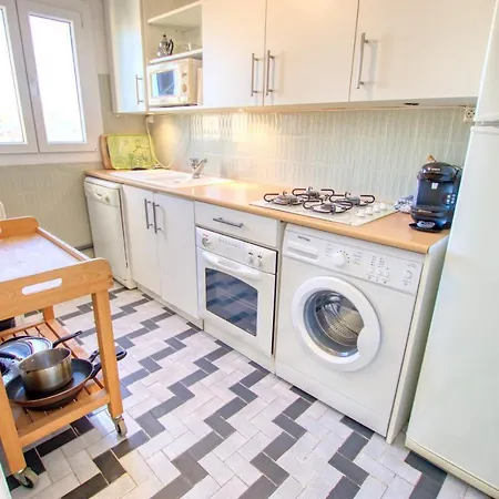 2P 60M²,Centre-Ville,Calme ,Vue Mer ,Parking ,Wifi Apartment *