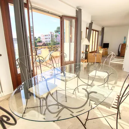 Apartment 2P 60M²,Centre-Ville,Calme ,Vue Mer ,Parking ,Wifi Antibes